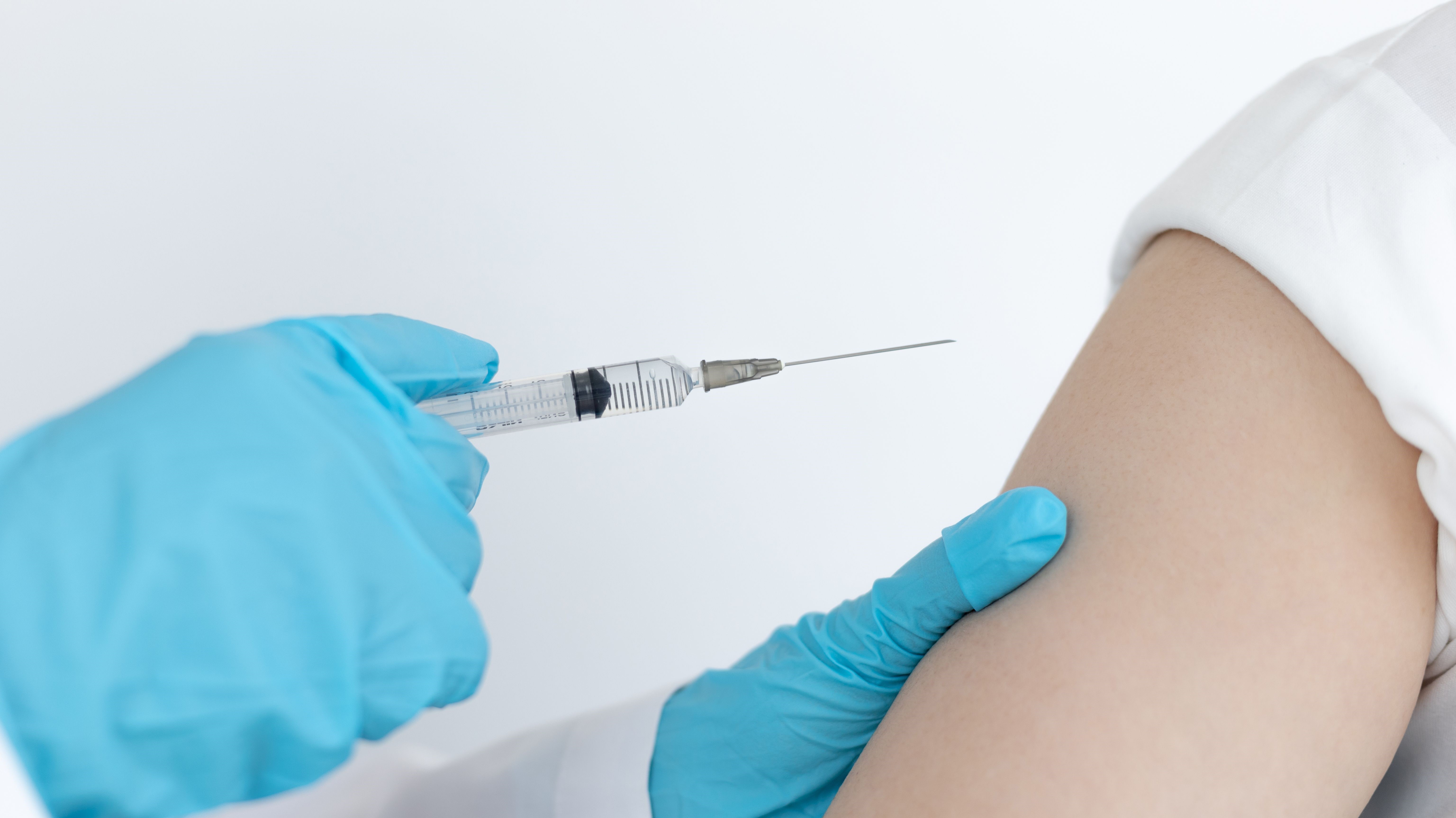 trieu-chung-sau-khi-tiem-phong-uon-van-co-the-gap-phai-la-gi 2