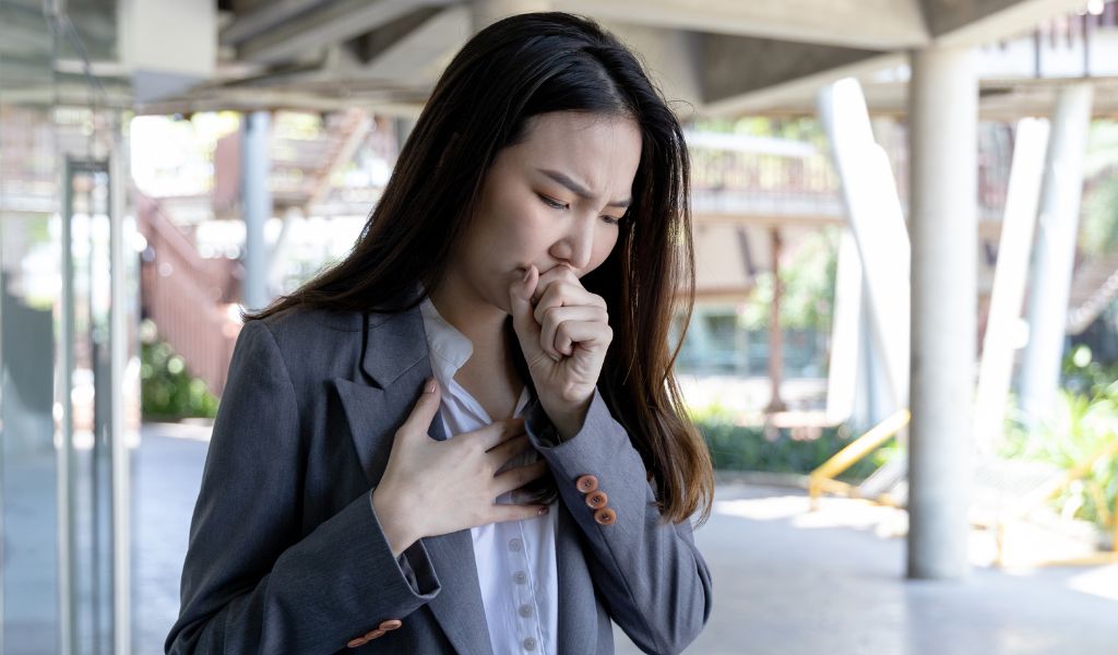 Tiêm vắc xin cúm giúp ngăn ngừa biến chứng như viêm phổi, viêm phế quản