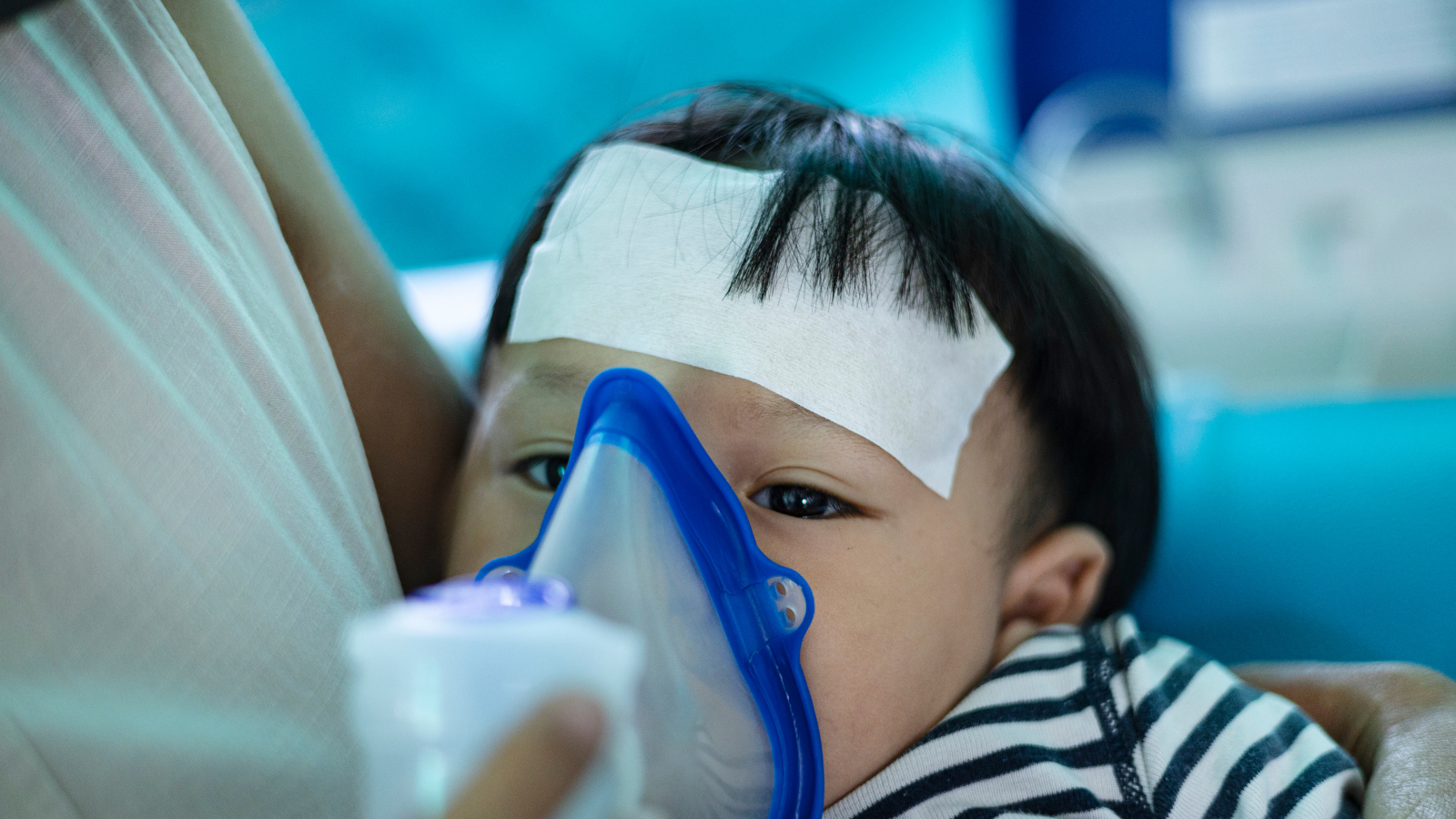 Trẻ nhỏ dễ bị bội nhiễm đường hô hấp dẫn đến hen phế quản