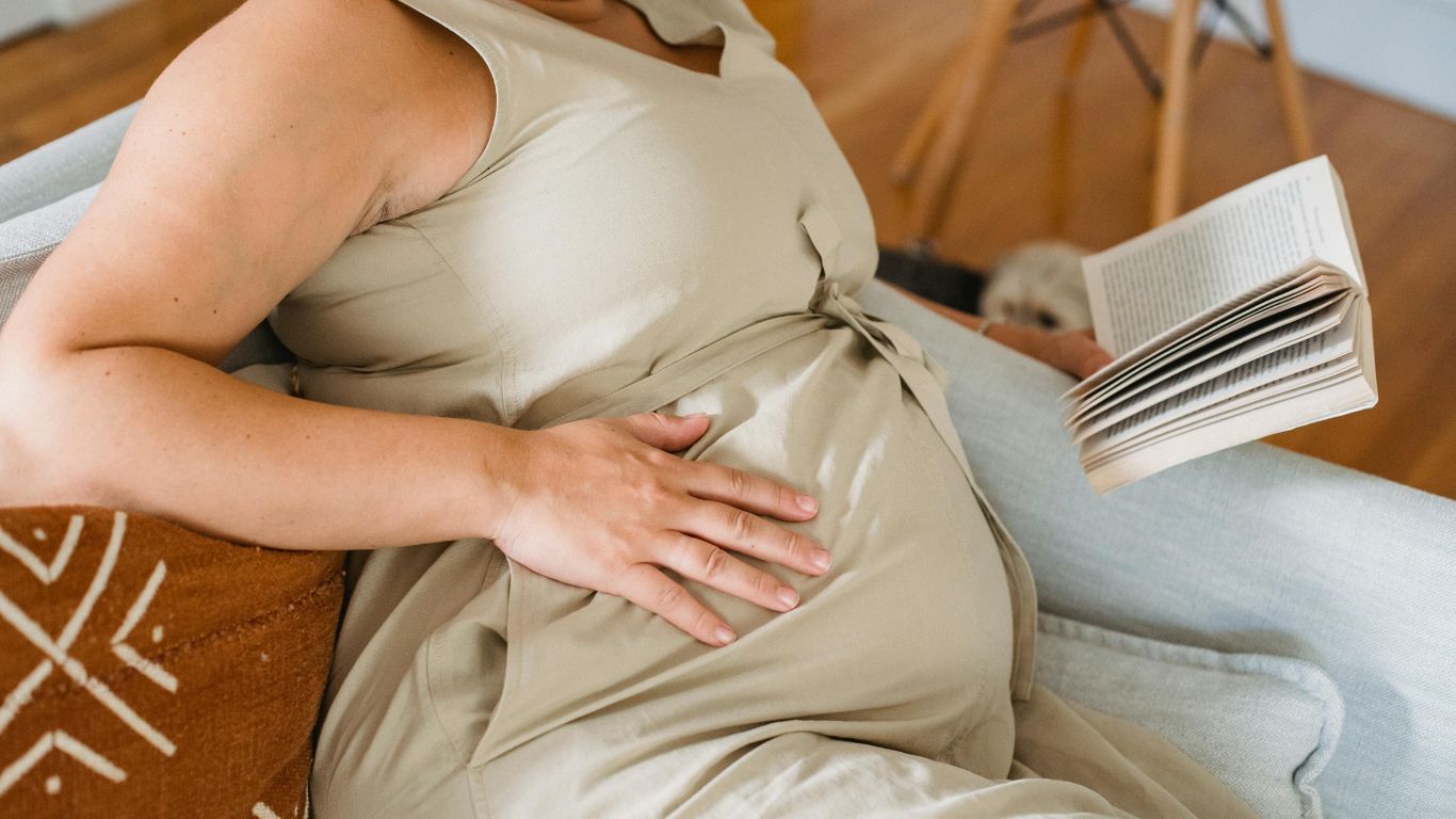 Mẹ bầu 3 tháng đầu ăn cà chua sống được không? 2