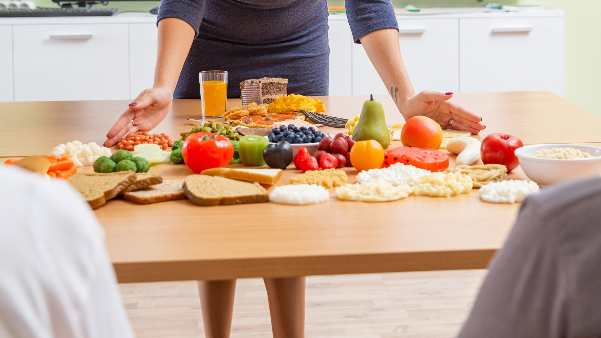 Chế độ ăn đa dạng với nhiều loại rau củ khác nhau sẽ giúp cung cấp đầy đủ vi chất và hạn chế nguy cơ mất cân đối dinh dưỡng