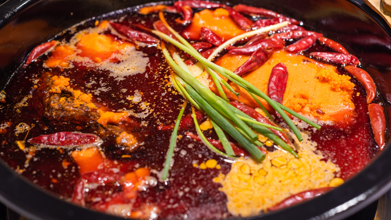 Hạn chế đồ cay, sa tế và thực phẩm nhiều dầu mỡ