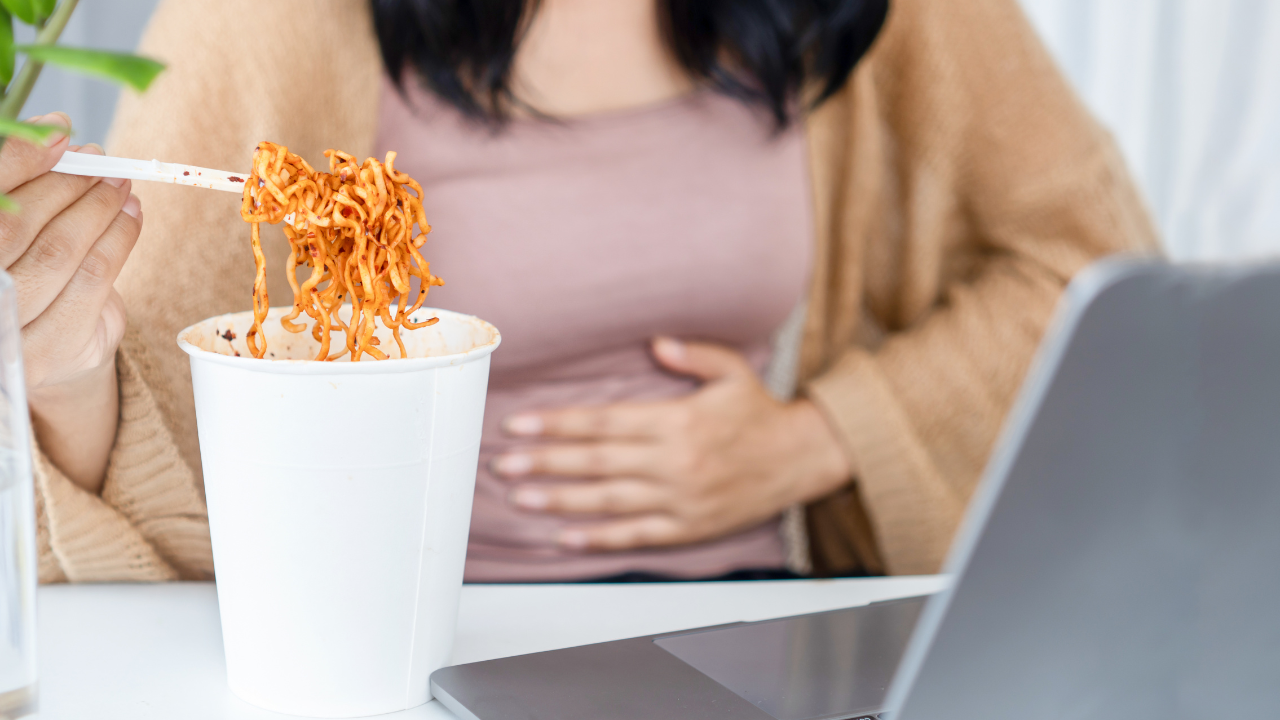 Ăn cay gây cảm giác “nóng, rát” dạ dày