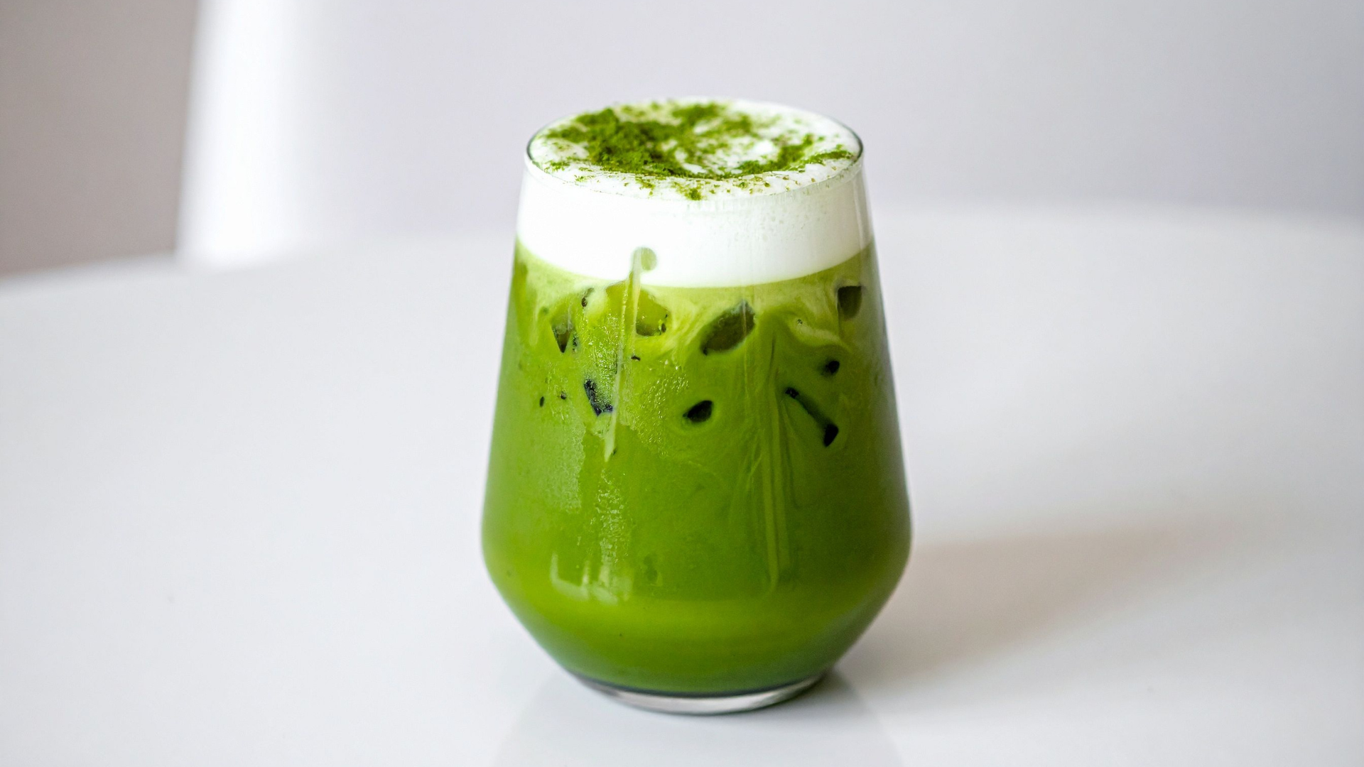 Với người ăn chay, câu hỏi “ăn chay có uống matcha latte được không?” lại khiến không ít người băn khoăn