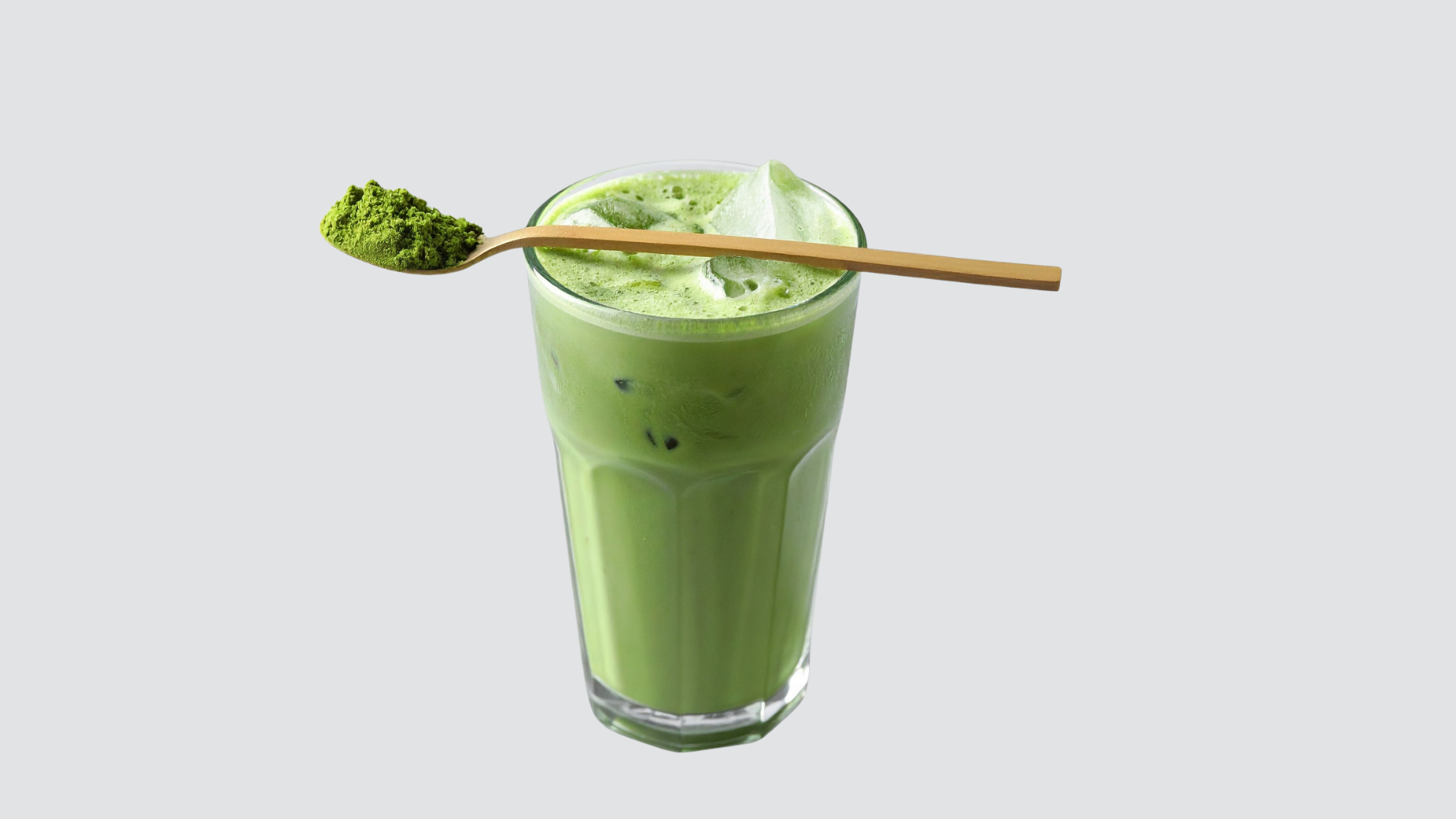 Để matcha latte phù hợp với chế độ ăn chay, điều quan trọng nhất là thay sữa bò bằng sữa thực vật