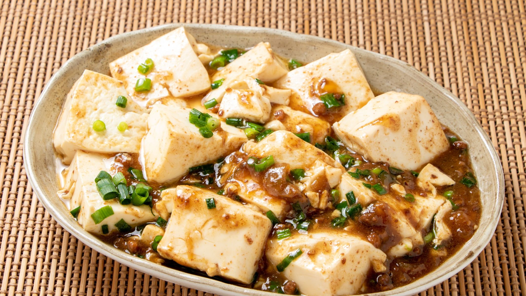 Nên chế biến đậu hũ đơn giản như hấp, luộc hoặc nấu canh và hạn chế những món chiên dầu nhiều