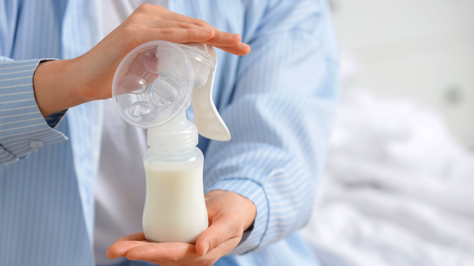 Những yếu tố thật sự quyết định lượng sữa mẹ sau sinh