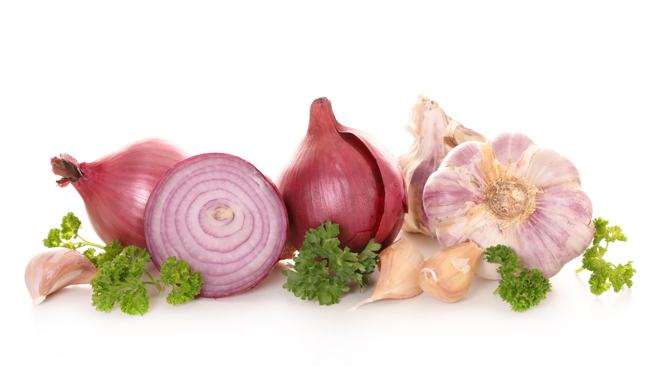 Ưu tiên sử dụng các loại thảo mộc, gia vị tự nhiên để tăng hương vị cho món ăn