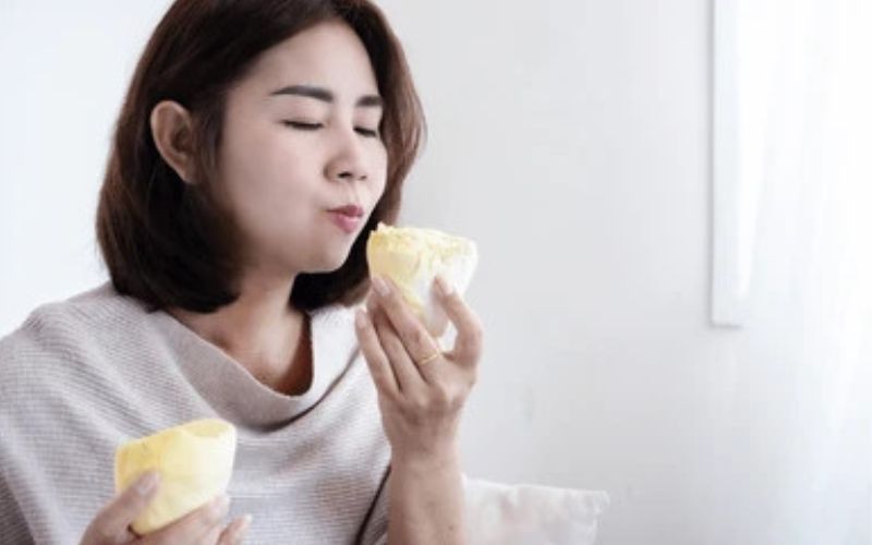 Sầu riêng là trái cây chứa nhiều năng lượng nên nhiều người thắc mắc ăn sầu riêng có béo không