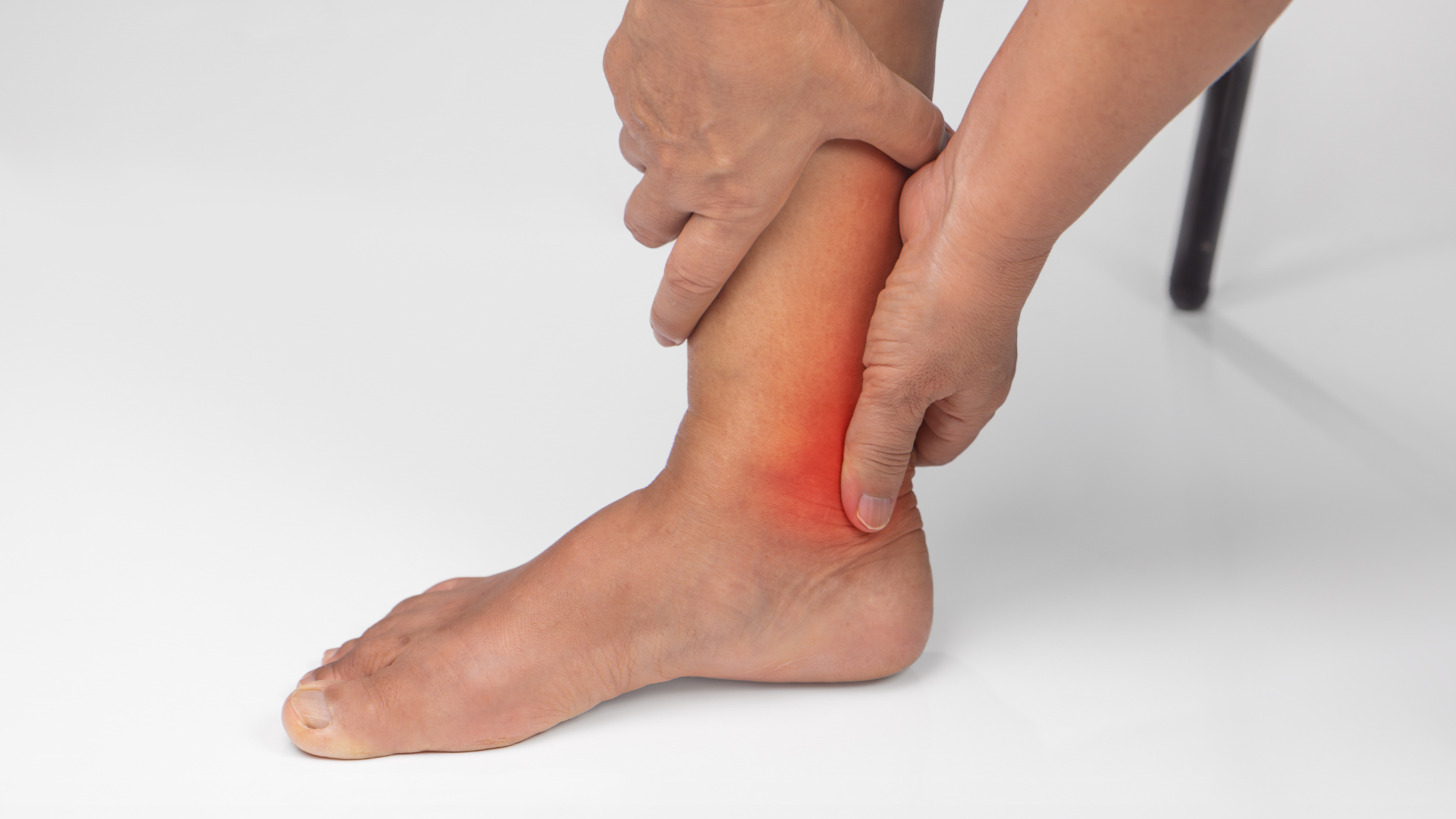 Những người có bệnh nền như gout, cao huyết áp,... nên hạn chế ăn thịt bò để đảm bảo sức khoẻ