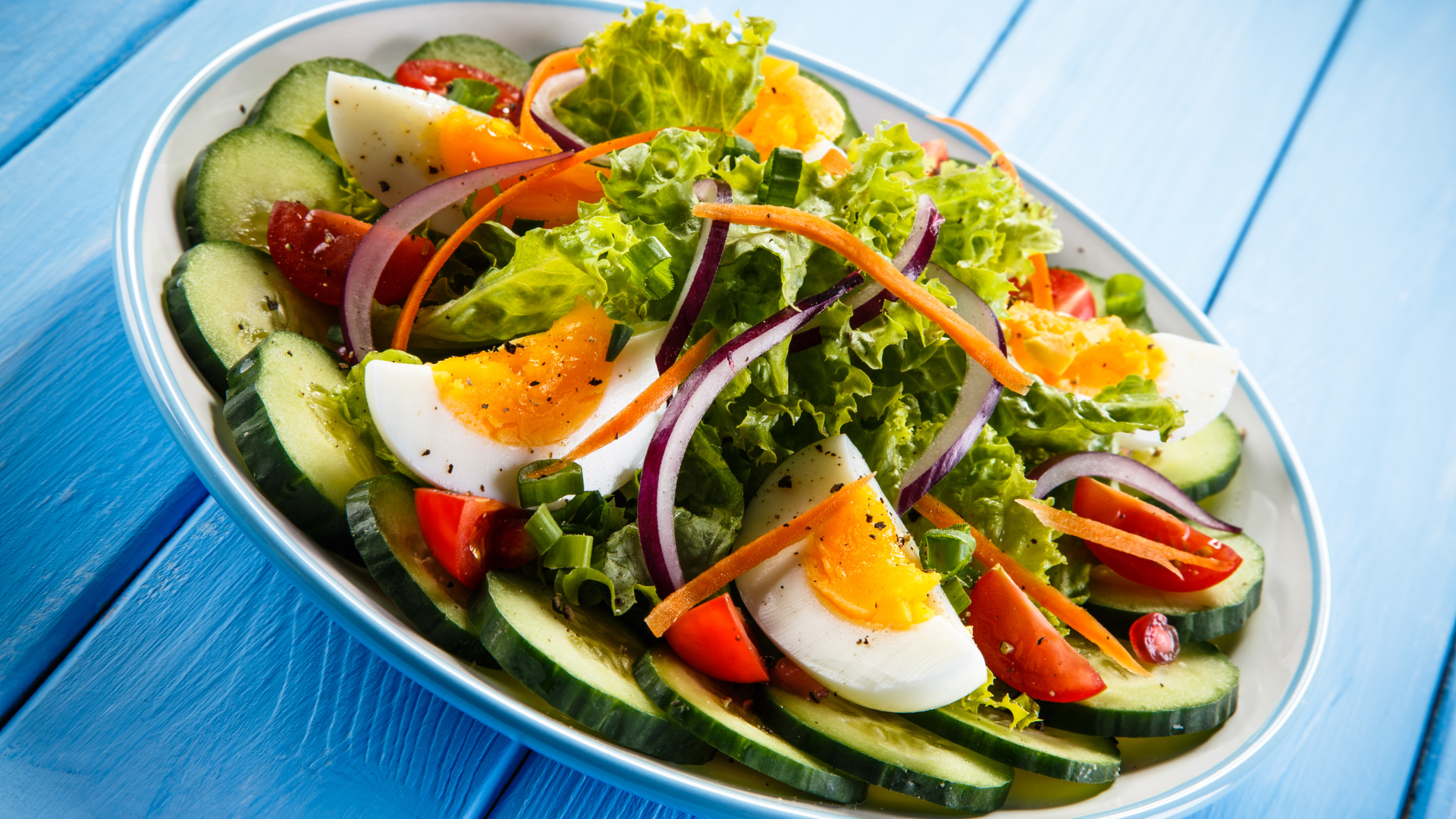 Salad trứng lòng đào không chỉ đẹp mắt mà còn rất bổ dưỡng