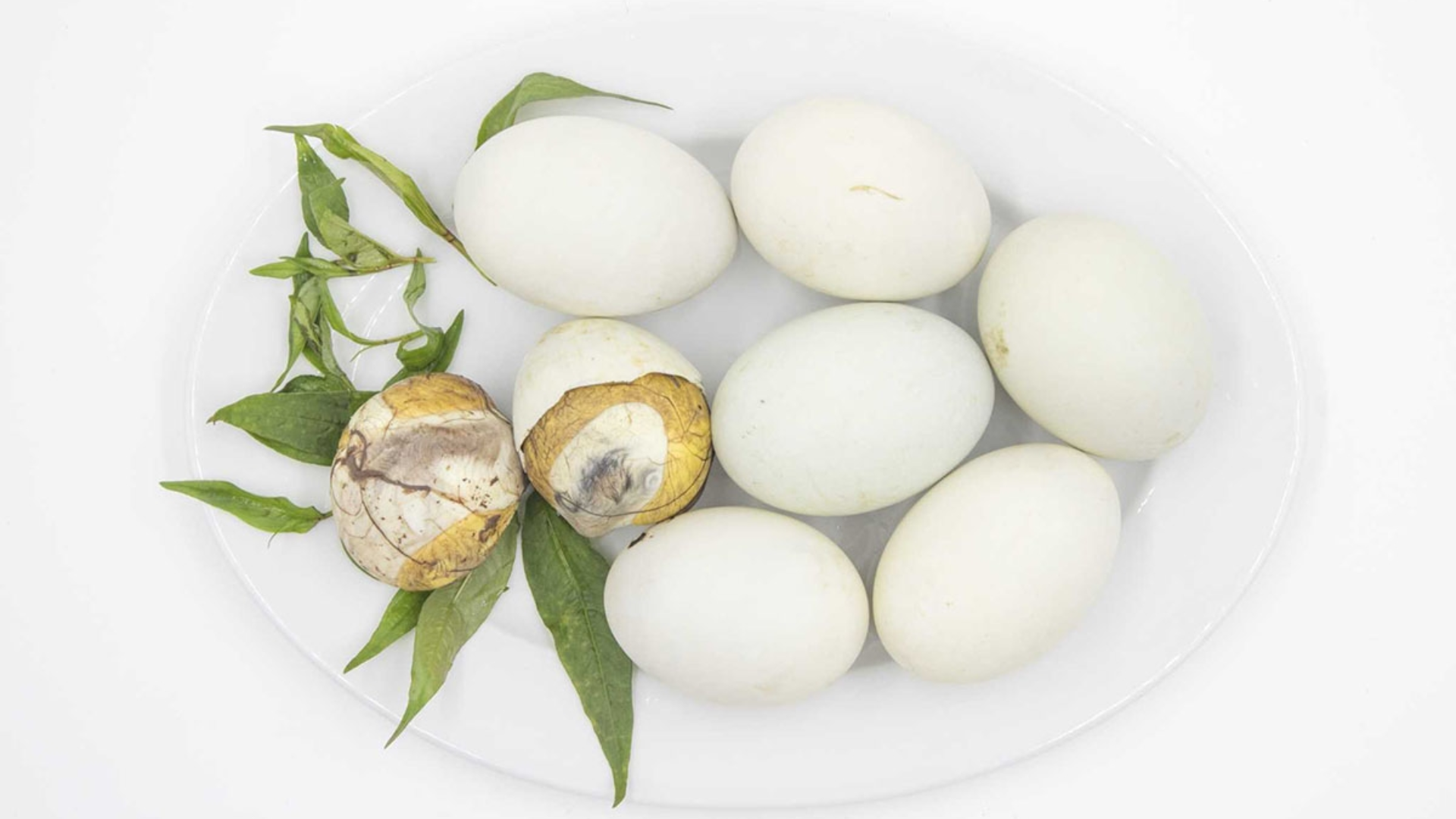 Trứng vịt lộn là món ăn giàu dinh dưỡng, cung cấp nhiều protein, vitamin và khoáng chất