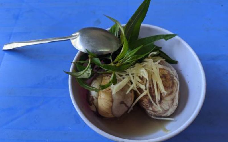 Ăn trứng vịt lộn có tốt không là băn khoăn của nhiều người khi yêu thích món ăn này