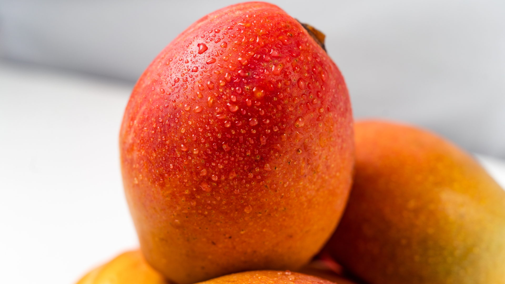 Nên chọn xoài tươi để cung cấp đủ vitamin và chất khoáng cho cơ thể