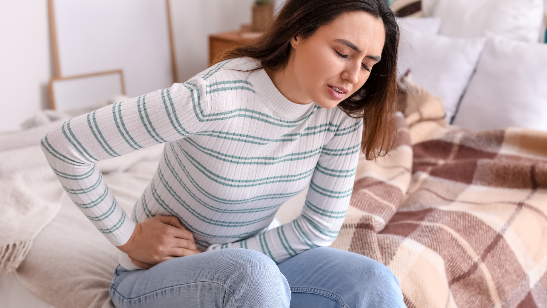 Áp xe có thể gây đau bụng, khó thở hoặc các triệu chứng liên quan đến nội tạng khác