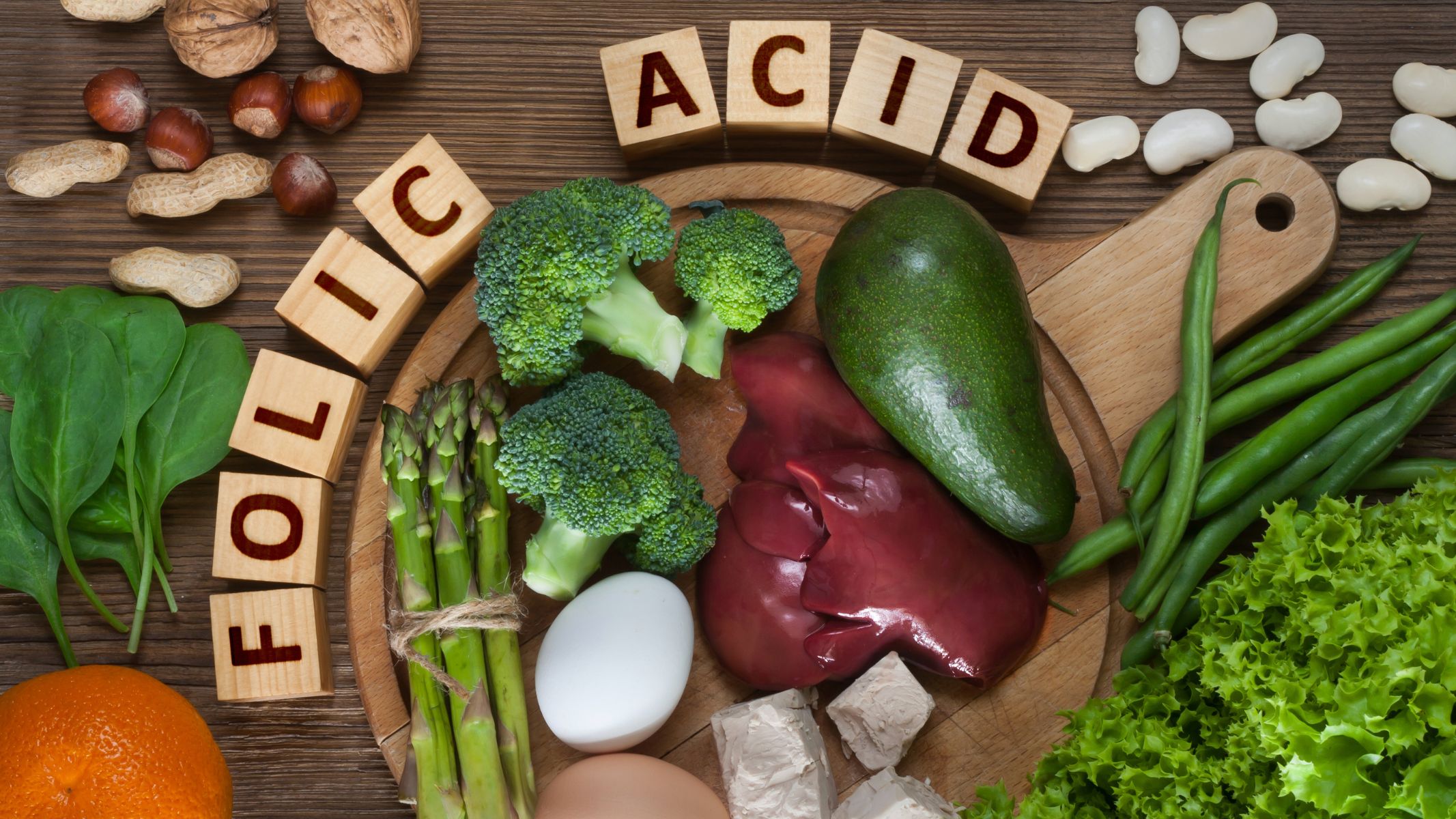Axit folic có nhiều trong rau xanh, các loại hạt và gan động vật
