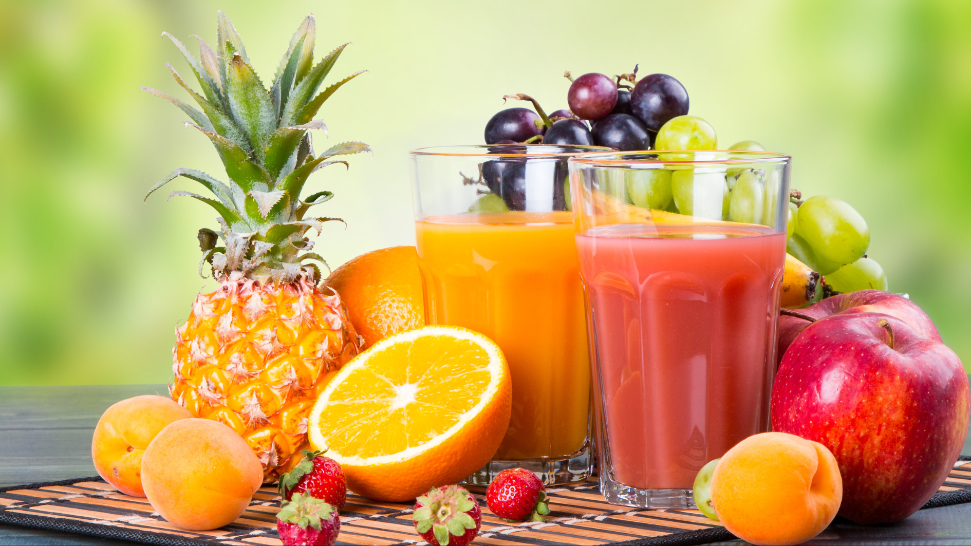 Nước ép, sinh tố hoa quả cung cấp chất xơ và vitamin cho mẹ bầu