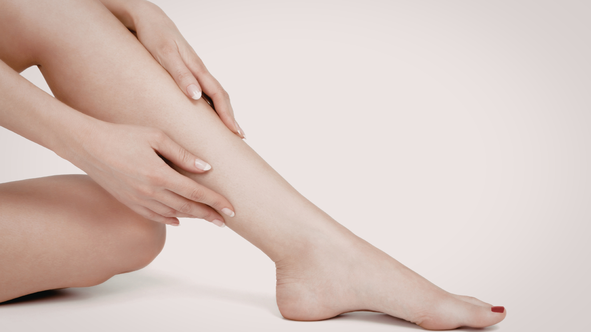 Chuột rút ở bà bầu thường liên quan đến sự thay đổi sinh lý và nhu cầu dinh dưỡng tăng cao trong thai kỳ