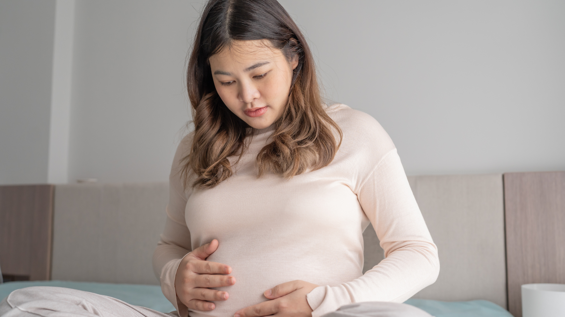 Trong thai kỳ, nội tiết tố thay đổi khiến mẹ dễ căng thẳng và lo lắng