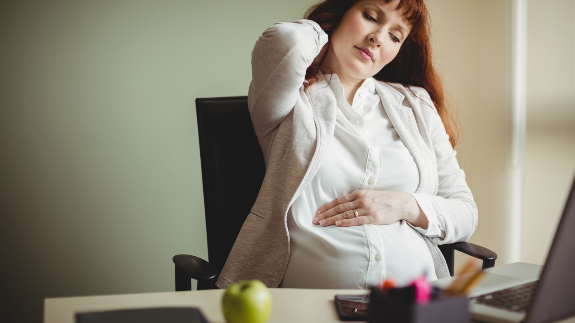 Căng thẳng, mệt mỏi và thiếu ngủ cũng làm các cơ co cứng, tăng cảm giác đau nhức vùng lưng