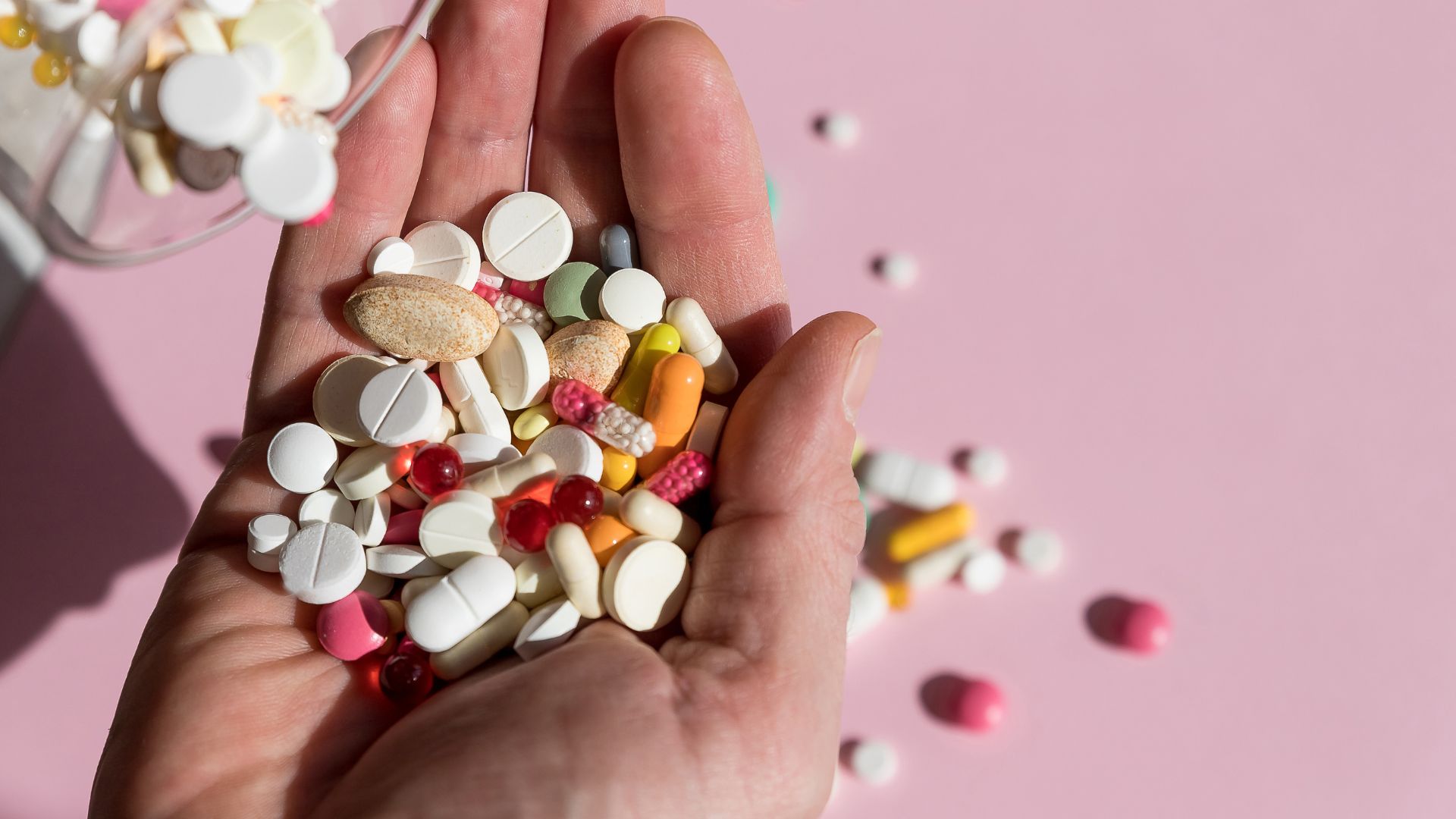 Tác dụng phụ của một số loại thuốc có thể làm thay đổi số lượng bạch cầu hạt