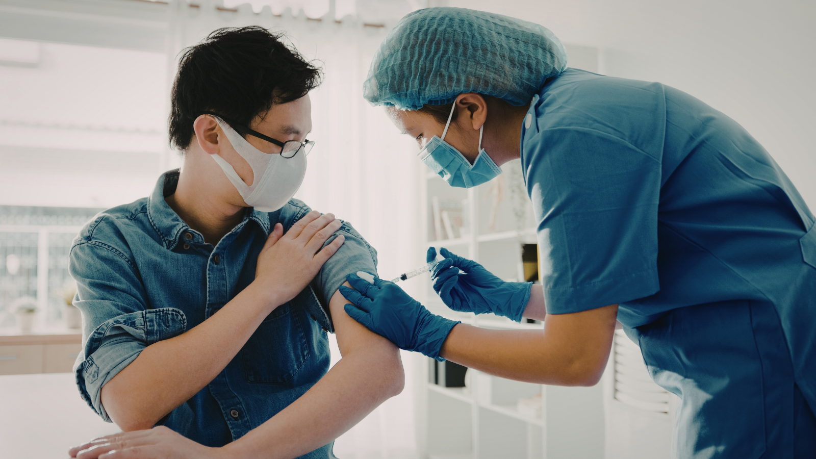 Tiêm phòng vắc xin bạch hầu đầy đủ