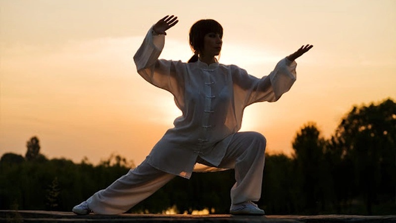 Người bệnh có thể kết hợp thêm thái cực quyền và khí công bên cạnh bài tập phục hồi và yoga