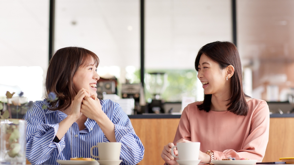 Kết nối với người thân, bạn bè hay tham gia hoạt động xã hội giúp giảm suy nghĩ tiêu cực