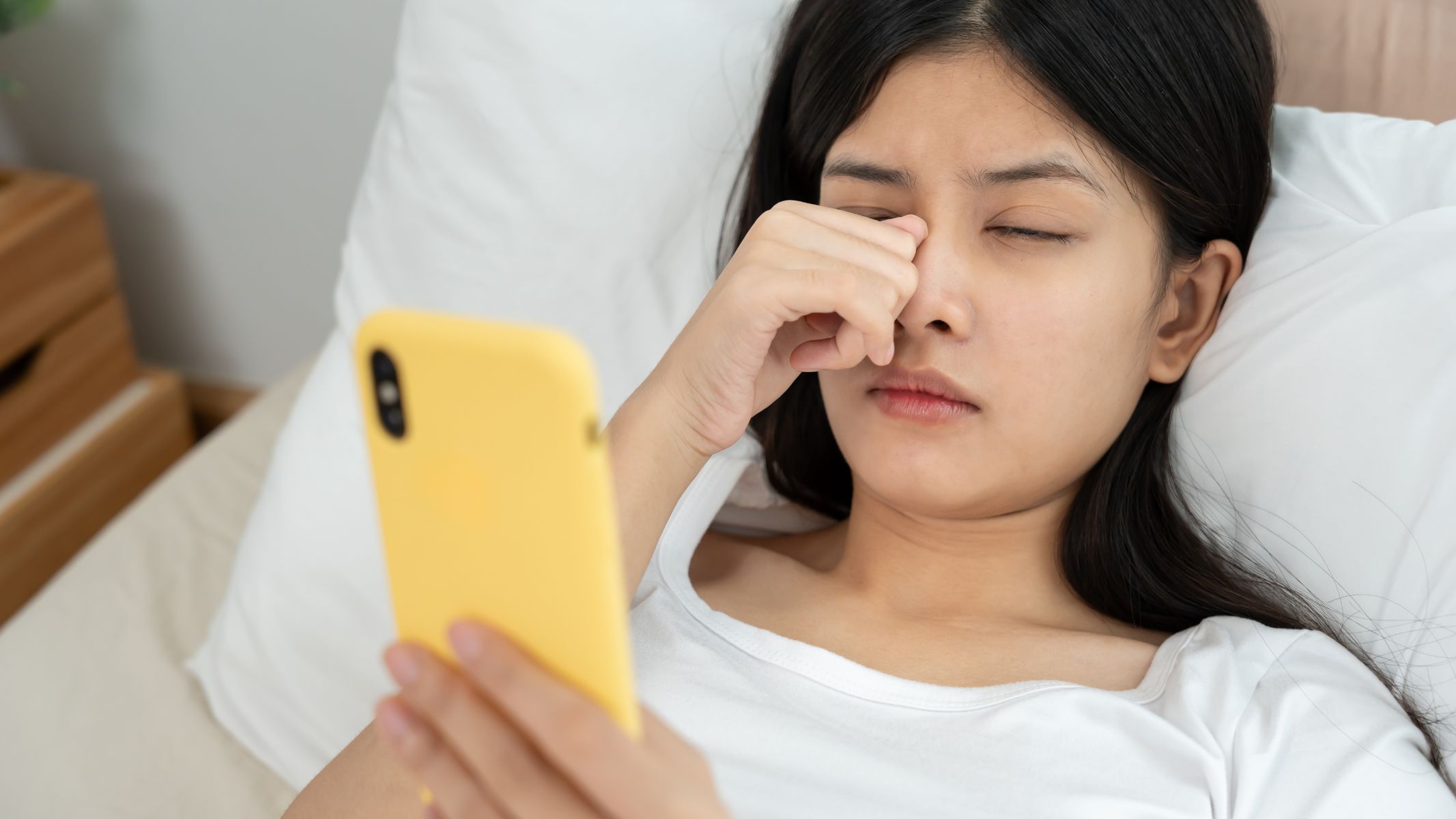 Sau phẫu thuật, mắt thường nhạy cảm và có thể chảy nước mắt trong vài giờ đầu