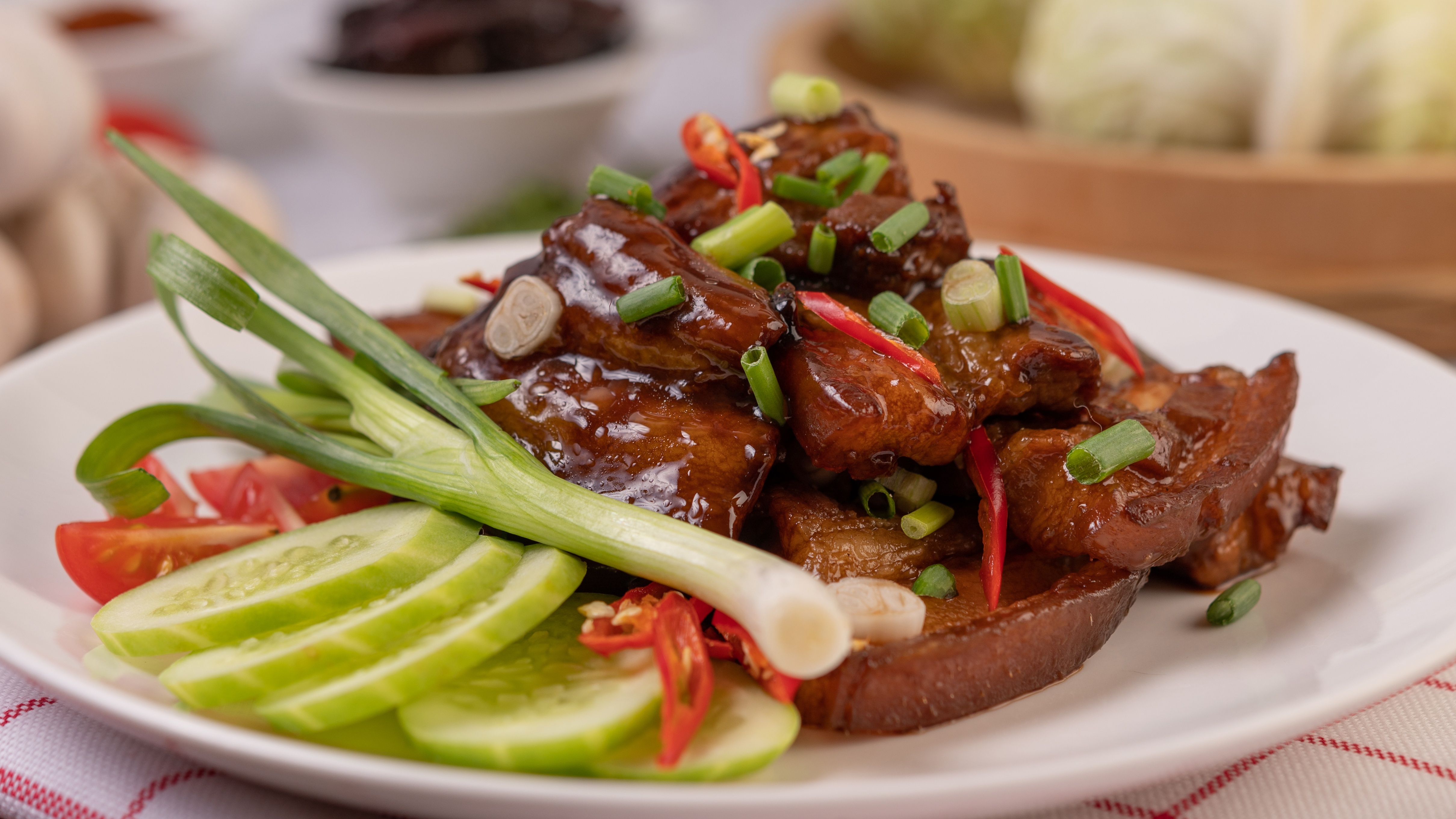 Bảng calo thường tính theo thịt tươi, chưa chế biến