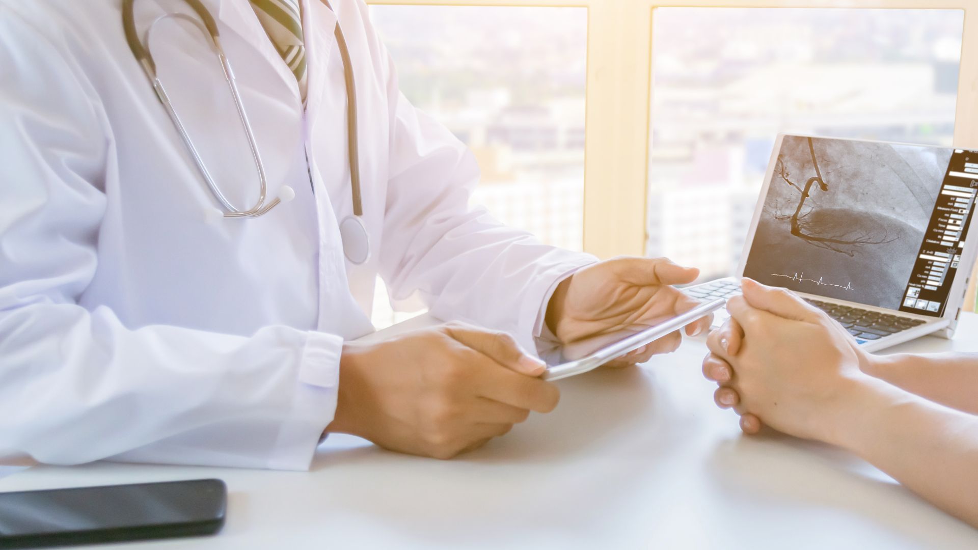 Bạn cần đi khám khi khát nước nhiều và tiểu nhiều