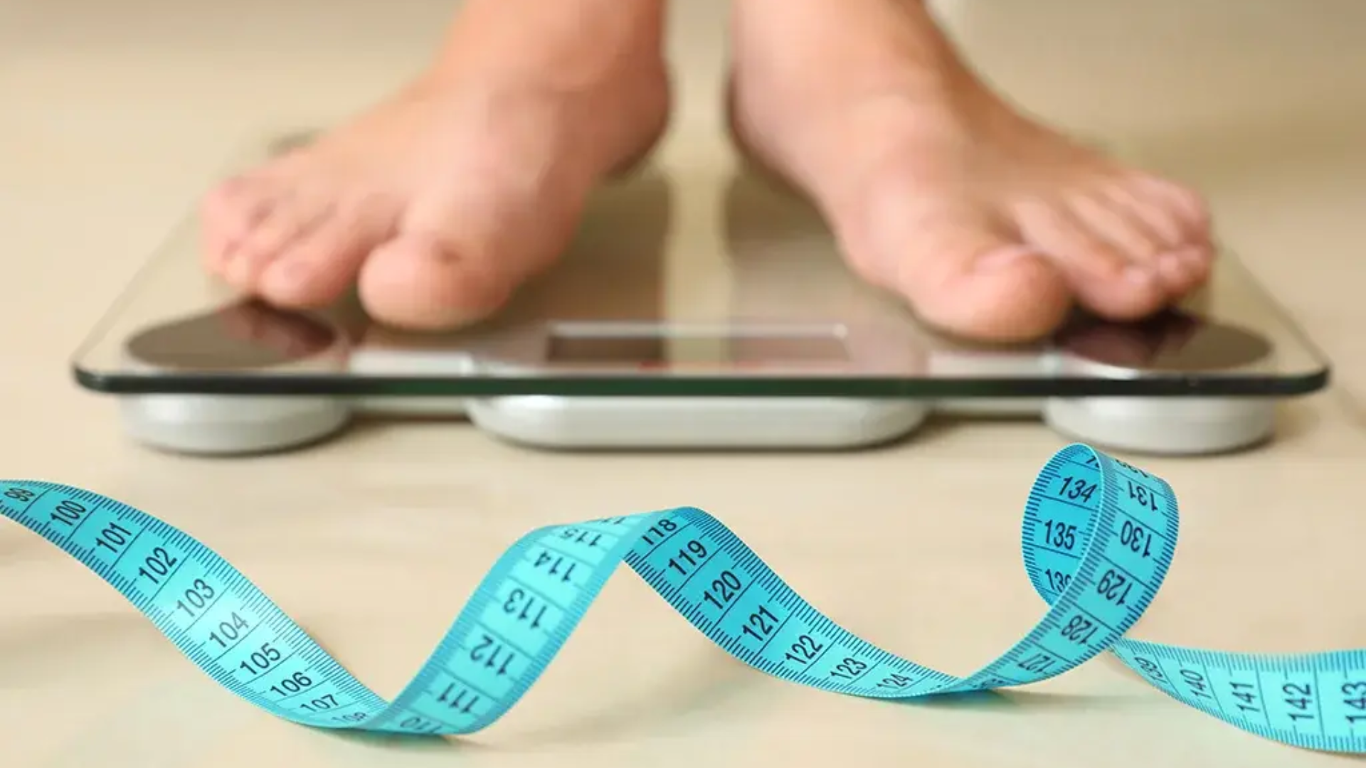 Giữ cân nặng ở mức an toàn góp phần ổn định huyết áp, bảo vệ tim mạch hiệu quả tại nhà