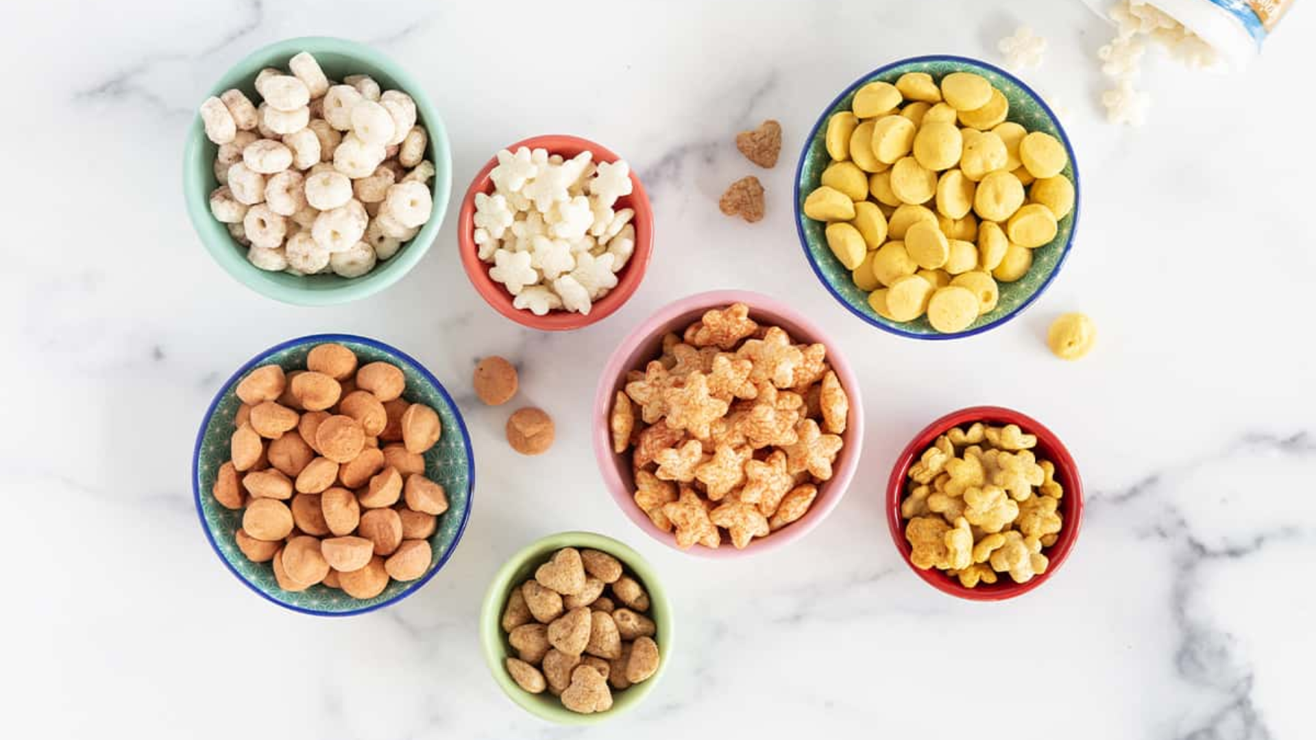 Bánh ăn dặm cho bé là thực phẩm bổ sung tiện lợi, giúp trẻ tập nhai, cầm nắm và làm quen với nhiều hương vị