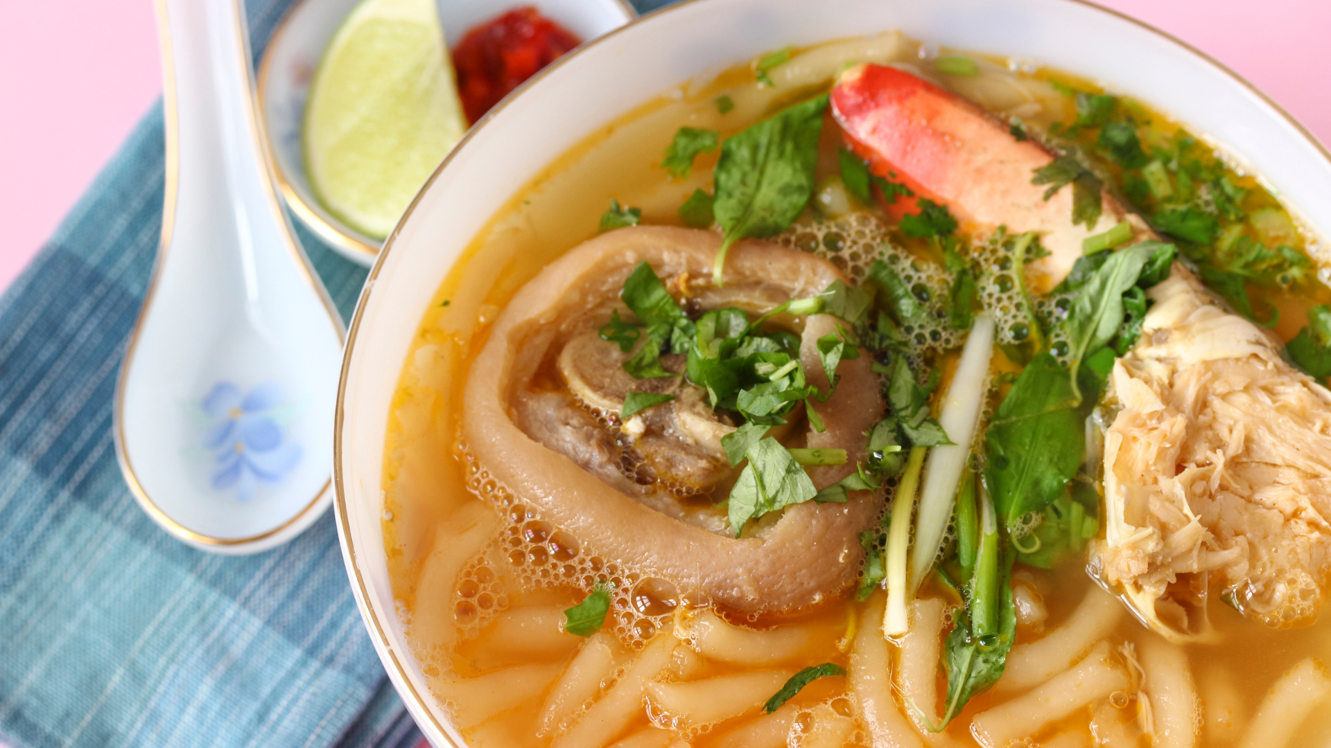 Lượng calo trong bánh canh phụ thuộc vào loại nguyên liệu, khẩu phần và cách chế biến