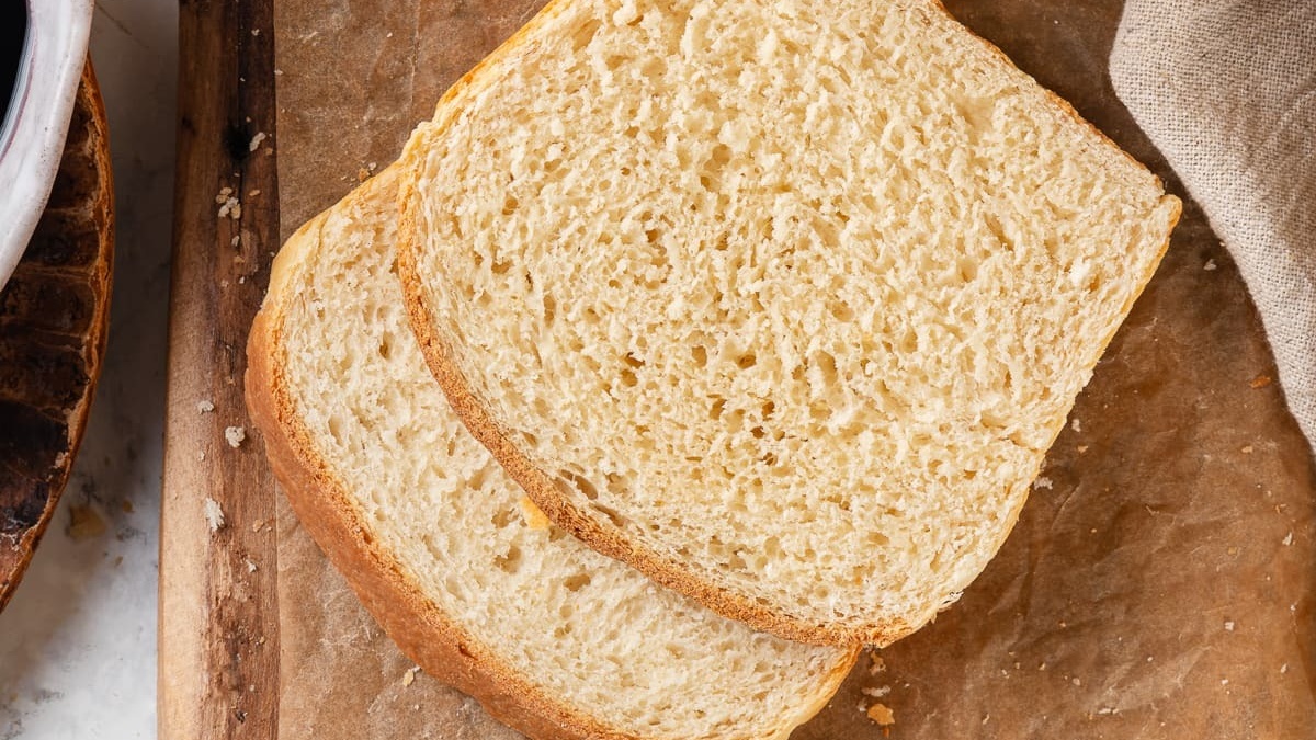 Ăn bánh mì gối vào buổi sáng trước khi vận động hạn chế tích trữ mỡ thừa