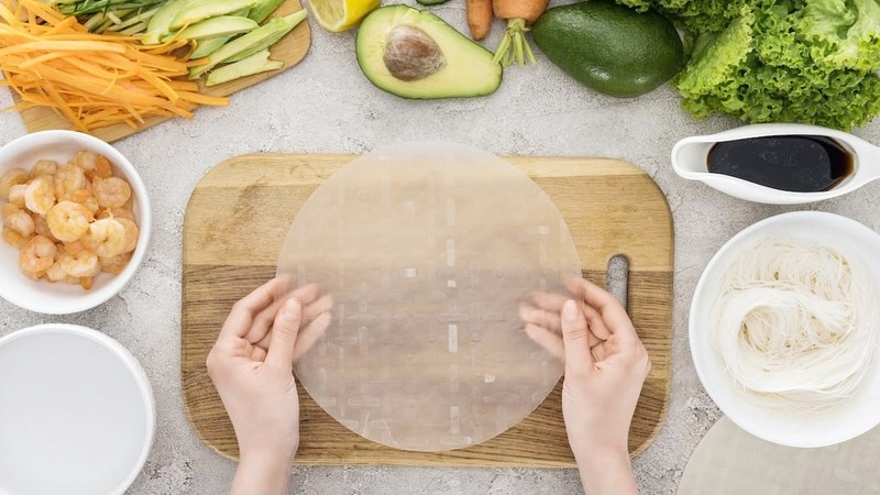 Kết hợp rau củ với bánh tráng phơi sương để giảm lượng calo