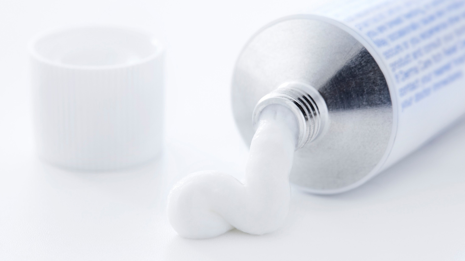 Sử dụng các loại kem bôi chứa kháng sinh