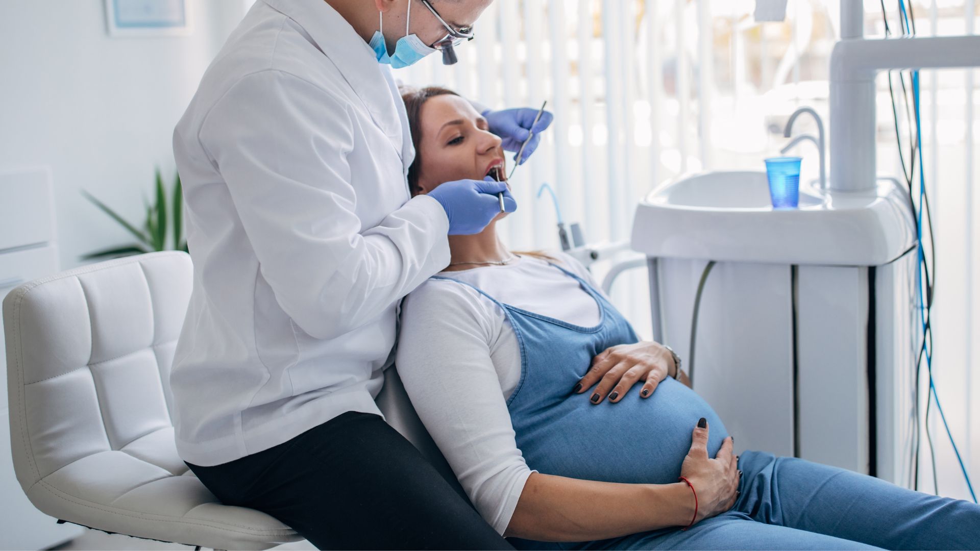 Thăm khám nha khoa định kỳ giúp phát hiện sớm và điều trị kịp thời các vấn đề răng miệng