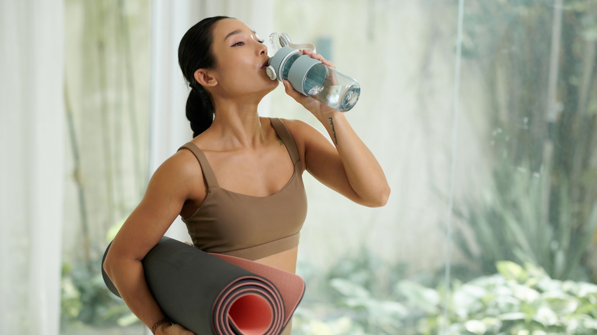 Kết hợp nước gừng cùng chế độ vận động giúp duy trì vóc dáng bền vững