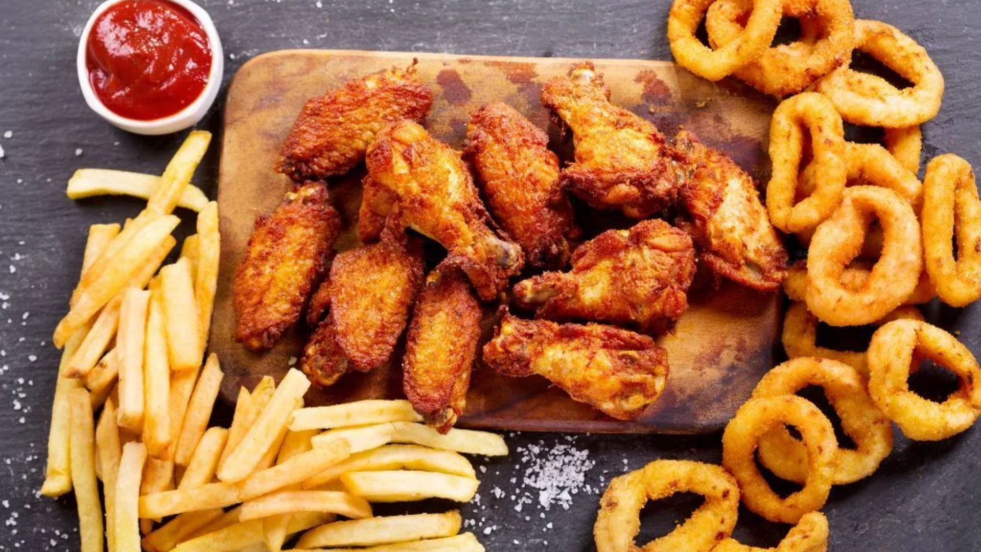 Mẹ bầu tuần 38 bị tiêu chảy nên thăm khám sớm, ăn uống nhẹ nhàng, tránh đồ cay nóng nhiều dầu mỡ