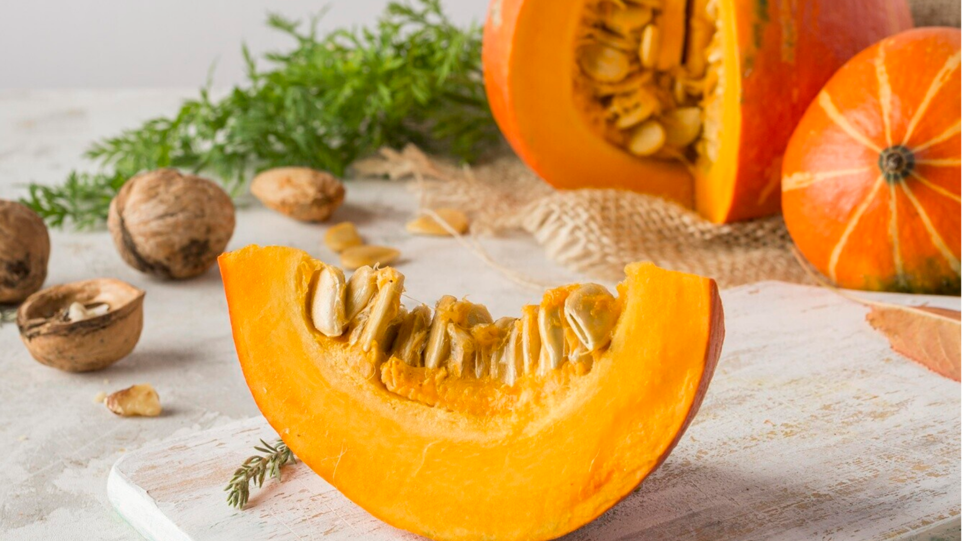 Phụ nữ mang thai trong 3 tháng đầu hoàn toàn có thể ăn bí đỏ