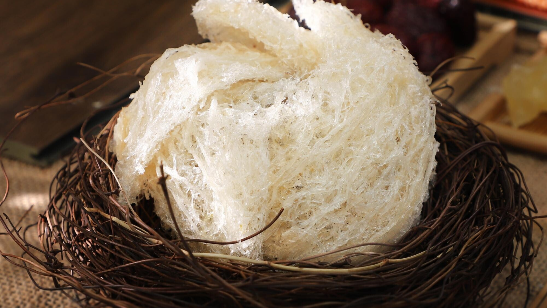 Phụ nữ mang thai 3 tháng đầu có thể ăn yến, nếu sức khỏe ổn định và sử dụng đúng cách