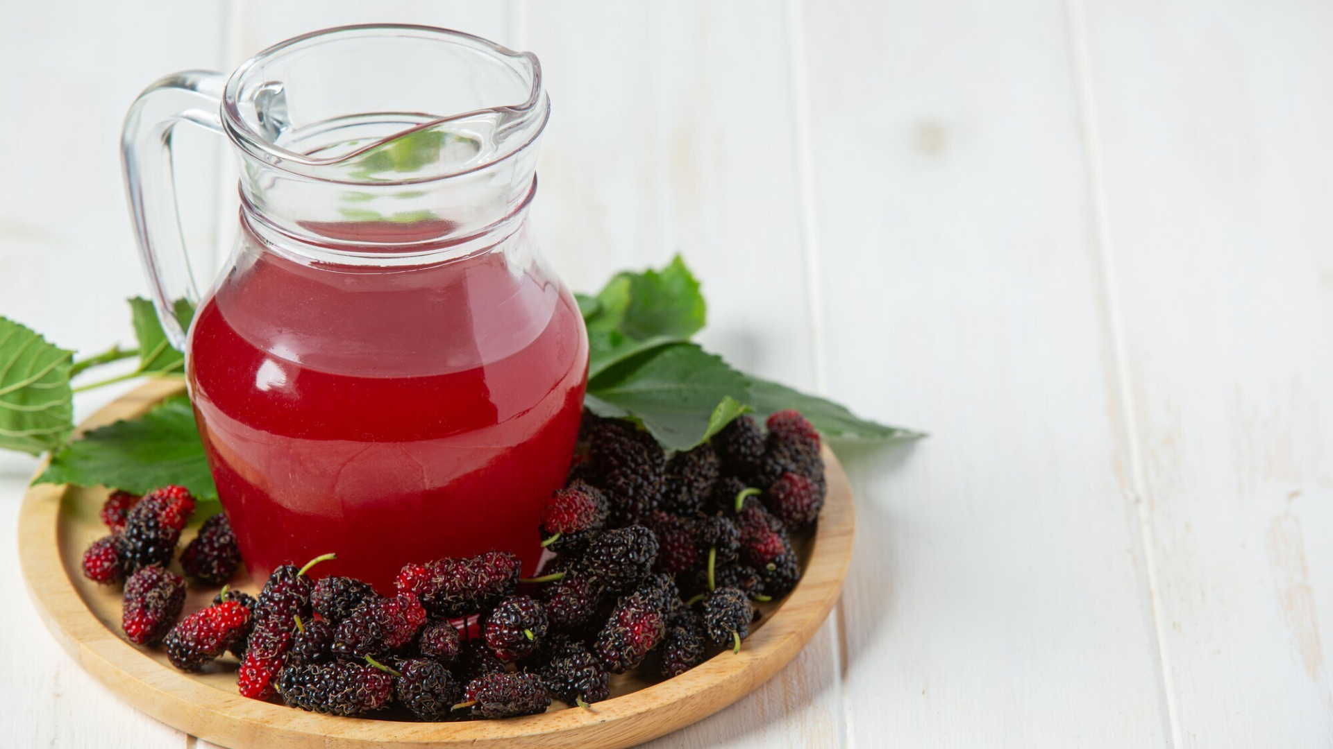 Phụ nữ mang thai trong 3 tháng đầu hoàn toàn có thể uống nước dâu tằm