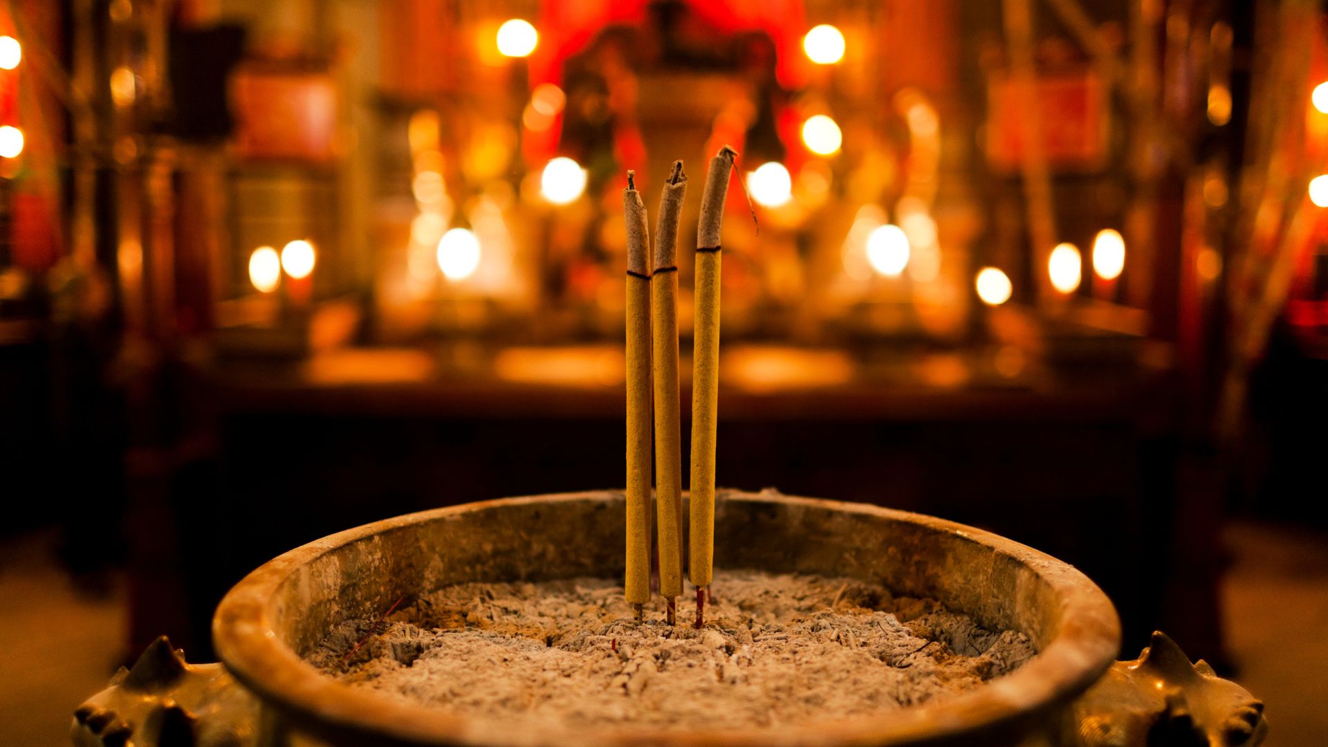 Bầu có nên đi chùa không là thắc mắc của nhiều người đặt ra