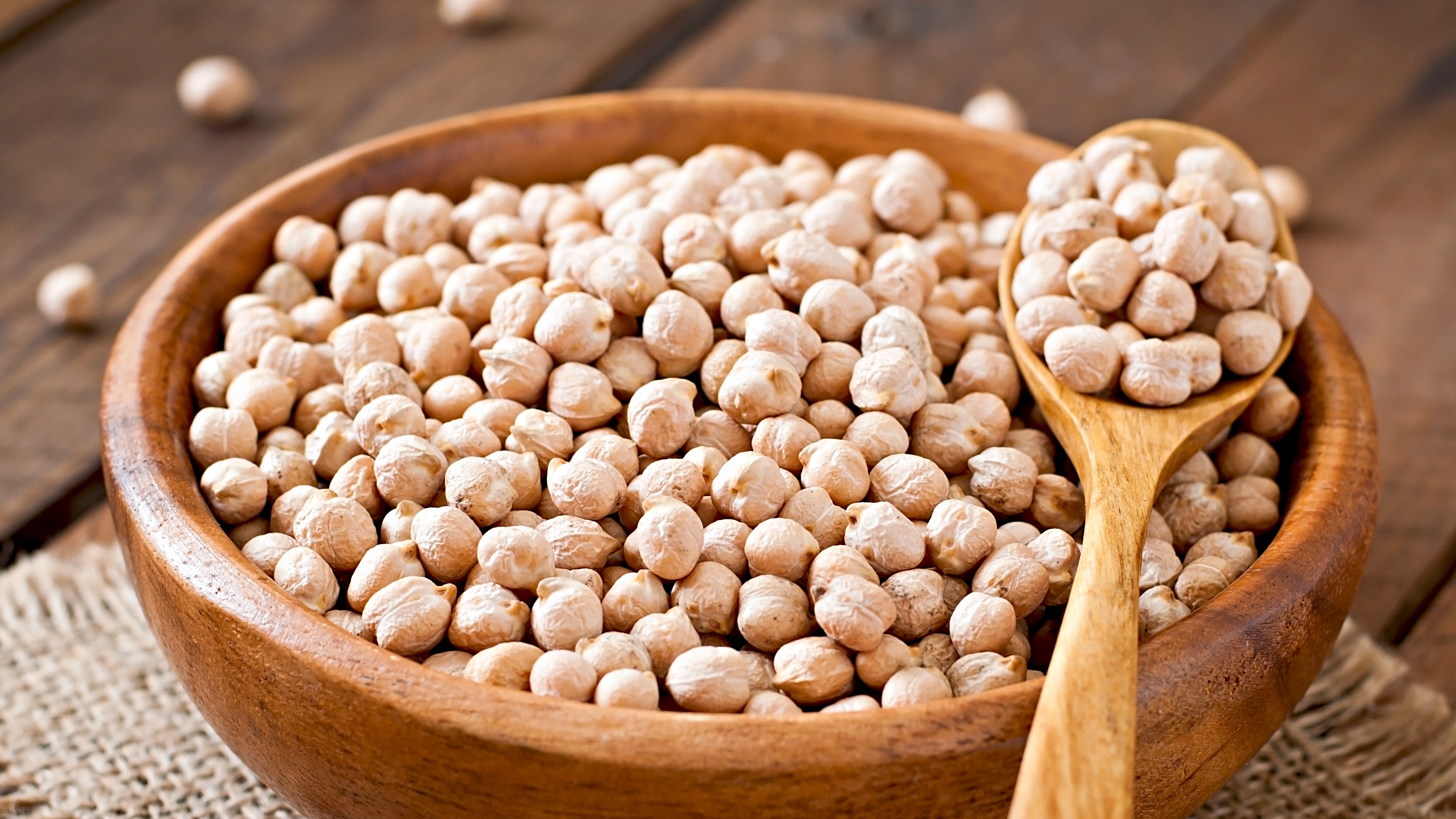 Bầu có nên dùng hạt đậu gà là thắc mắc của nhiều mẹ khi muốn bổ sung thêm thực phẩm dinh dưỡng trong thai kỳ