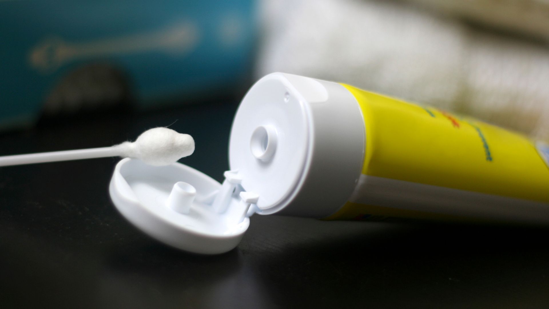 Cha mẹ có thể dùng kem chống hăm cho trẻ bị hăm da khi mặc bỉm