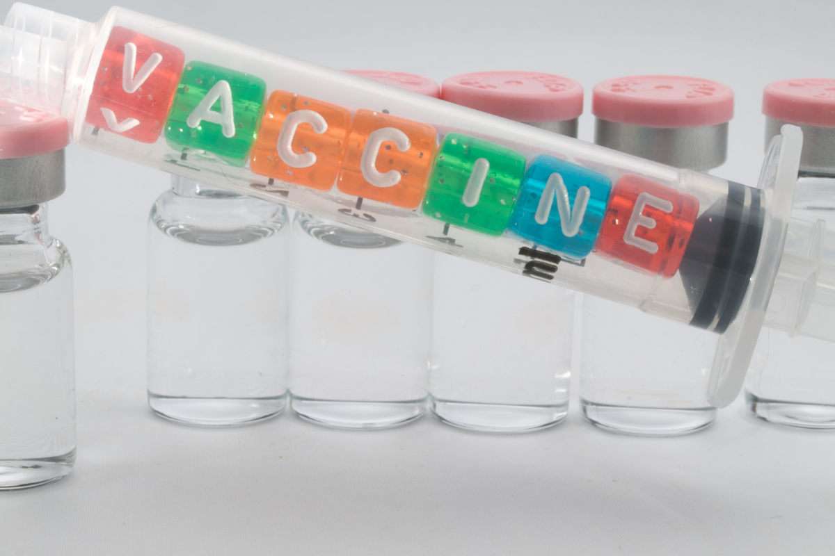 be-4-thang-tiem-mui-gi-5-mui-tiem-quan-trong-cho-be-ba-me-can-biet 3.png