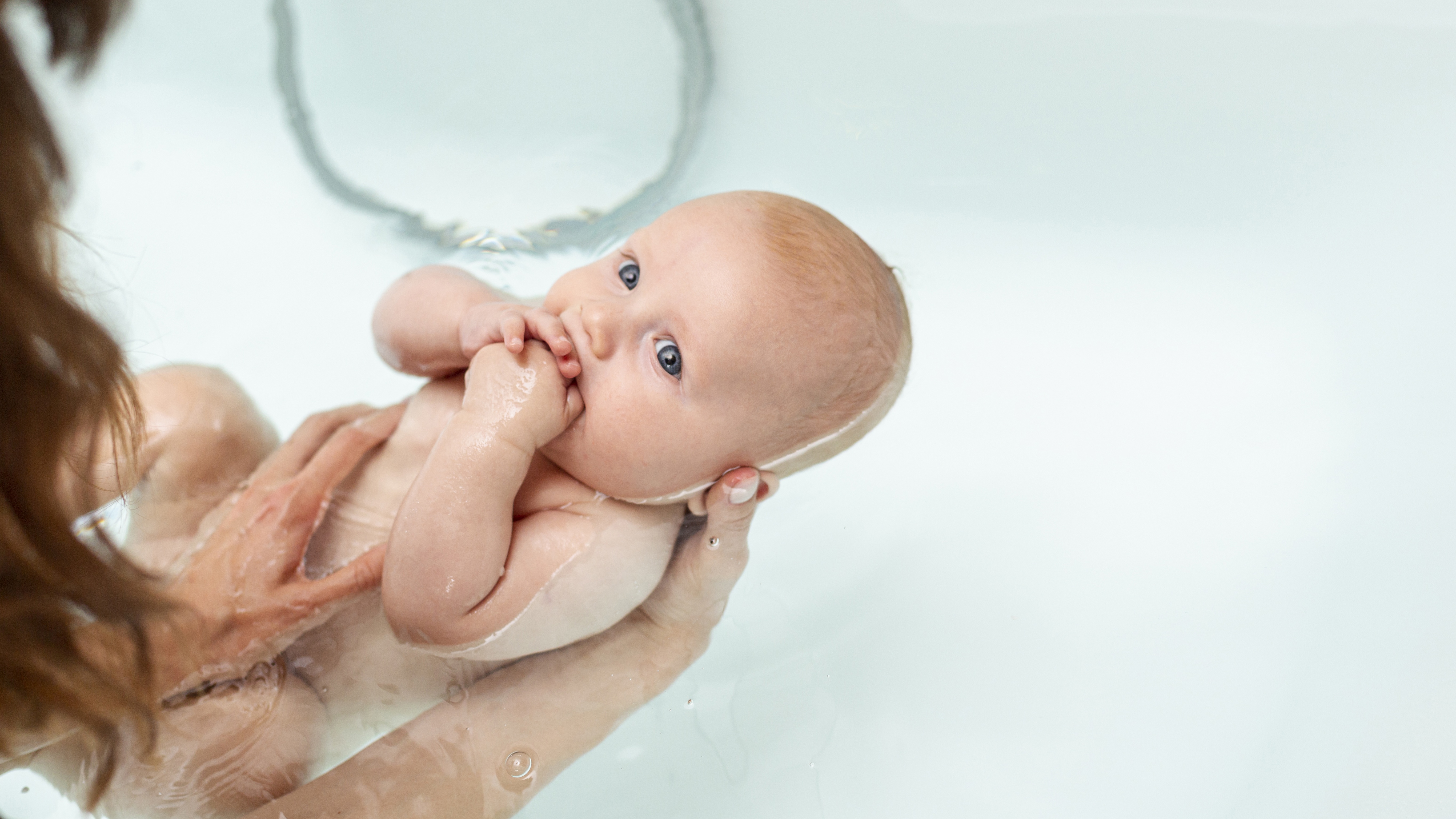 Đảm bảo sức khoẻ của bé trước khi bơi thuỷ liệu