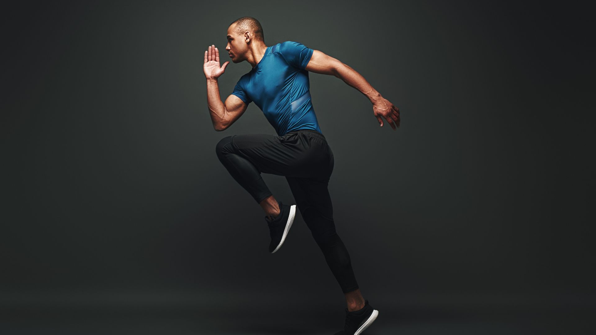 Va chạm mạnh trong thể thao có thể gây bong gân