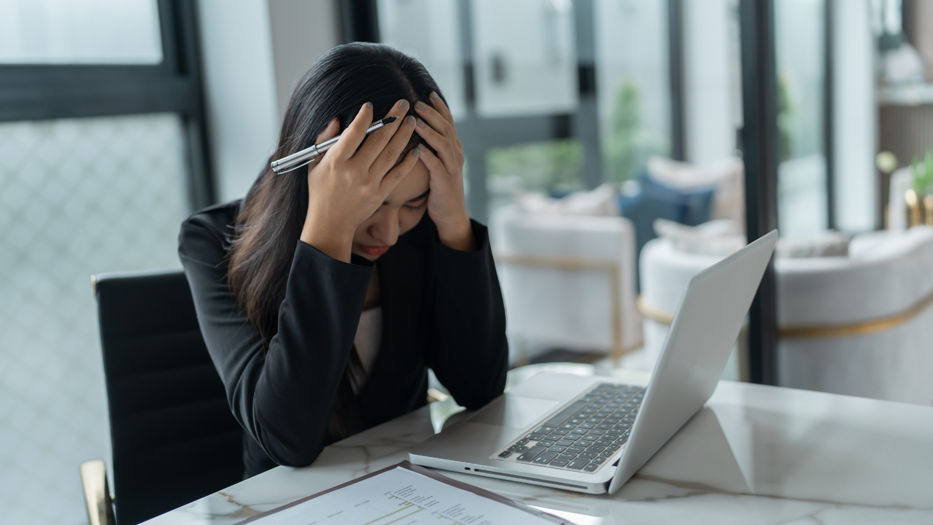 Căng thẳng tâm lý và stress kéo dài là nguyên nhân phổ biến nhất gây đau đỉnh đầu